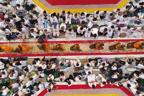 ภาพ No.32977:โครงการธรรมยาตรา เส้นทางพระผู้ปราบมาร ปีที่ 6 ณ อนุสรณ์สถานคลองบางนางแท่น