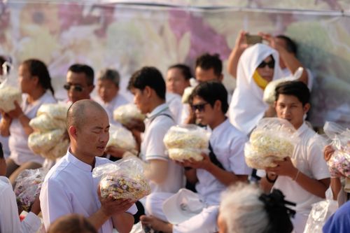 ภาพ No.32796:โครงการธรรมยาตรา เส้นทางพระผู้ปราบมาร ปีที่ 6 ณ อนุสรณ์สถานคลองบางนางแท่น