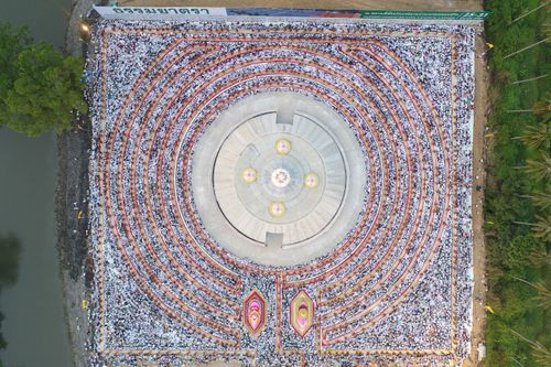 ภาพ No.32980:โครงการธรรมยาตรา เส้นทางพระผู้ปราบมาร ปีที่ 6 ณ อนุสรณ์สถานคลองบางนางแท่น