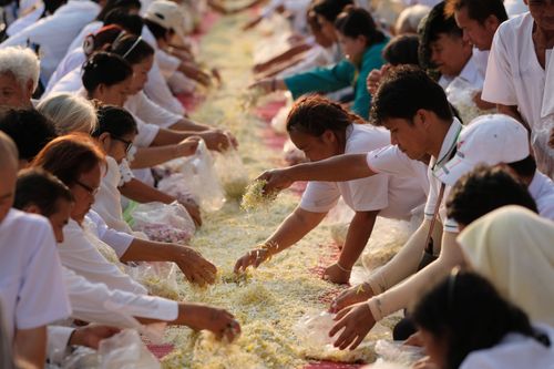 ภาพ No.32795:โครงการธรรมยาตรา เส้นทางพระผู้ปราบมาร ปีที่ 6 ณ อนุสรณ์สถานคลองบางนางแท่น