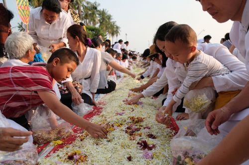 ภาพ No.32802:โครงการธรรมยาตรา เส้นทางพระผู้ปราบมาร ปีที่ 6 ณ อนุสรณ์สถานคลองบางนางแท่น