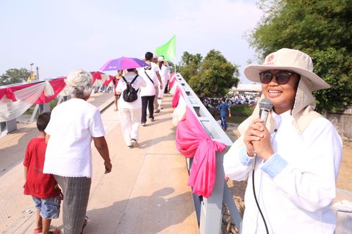ภาพ No.32833:โครงการธรรมยาตรา เส้นทางพระผู้ปราบมาร ปีที่ 6 ณ อนุสรณ์สถานคลองบางนางแท่น