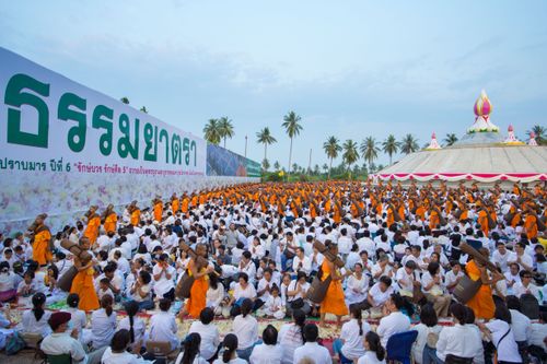 ภาพ No.32896:โครงการธรรมยาตรา เส้นทางพระผู้ปราบมาร ปีที่ 6 ณ อนุสรณ์สถานคลองบางนางแท่น