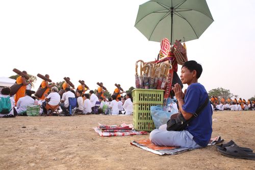 ภาพ No.32841:โครงการธรรมยาตรา เส้นทางพระผู้ปราบมาร ปีที่ 6 ณ อนุสรณ์สถานคลองบางนางแท่น