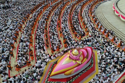 ภาพ No.32843:โครงการธรรมยาตรา เส้นทางพระผู้ปราบมาร ปีที่ 6 ณ อนุสรณ์สถานคลองบางนางแท่น