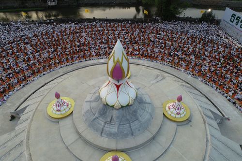 ภาพ No.32849:โครงการธรรมยาตรา เส้นทางพระผู้ปราบมาร ปีที่ 6 ณ อนุสรณ์สถานคลองบางนางแท่น