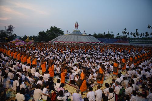 ภาพ No.32790:โครงการธรรมยาตรา เส้นทางพระผู้ปราบมาร ปีที่ 6 ณ อนุสรณ์สถานคลองบางนางแท่น