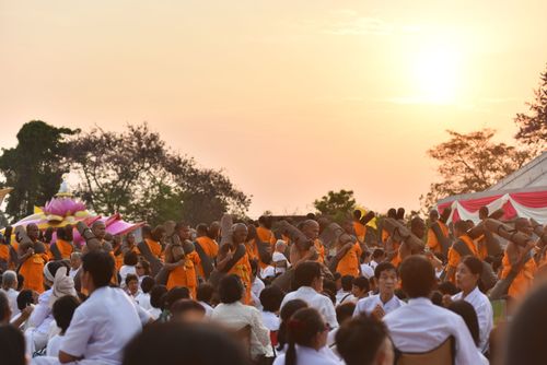 ภาพ No.32941:โครงการธรรมยาตรา เส้นทางพระผู้ปราบมาร ปีที่ 6 ณ อนุสรณ์สถานคลองบางนางแท่น