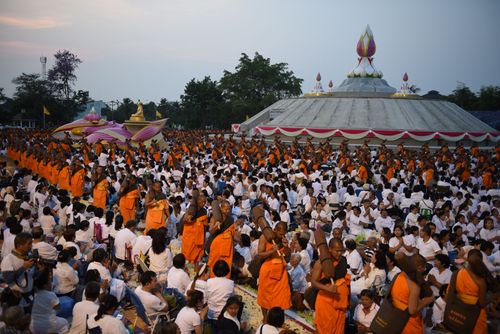 ภาพ No.32793:โครงการธรรมยาตรา เส้นทางพระผู้ปราบมาร ปีที่ 6 ณ อนุสรณ์สถานคลองบางนางแท่น