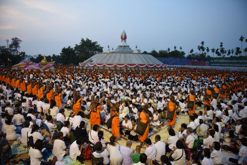 ภาพ No.32794:โครงการธรรมยาตรา เส้นทางพระผู้ปราบมาร ปีที่ 6 ณ อนุสรณ์สถานคลองบางนางแท่น