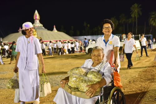 ภาพ No.32951:โครงการธรรมยาตรา เส้นทางพระผู้ปราบมาร ปีที่ 6 ณ อนุสรณ์สถานคลองบางนางแท่น