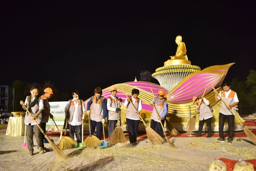 ภาพ No.32956:โครงการธรรมยาตรา เส้นทางพระผู้ปราบมาร ปีที่ 6 ณ อนุสรณ์สถานคลองบางนางแท่น