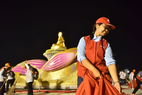 ภาพ No.32954:โครงการธรรมยาตรา เส้นทางพระผู้ปราบมาร ปีที่ 6 ณ อนุสรณ์สถานคลองบางนางแท่น