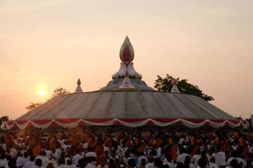 ภาพ No.32812:โครงการธรรมยาตรา เส้นทางพระผู้ปราบมาร ปีที่ 6 ณ อนุสรณ์สถานคลองบางนางแท่น