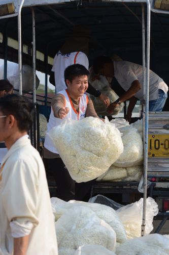 ภาพ No.33003:โครงการธรรมยาตรา เส้นทางพระผู้ปราบมาร ปีที่ 6 ณ อนุสรณ์สถานคลองบางนางแท่น