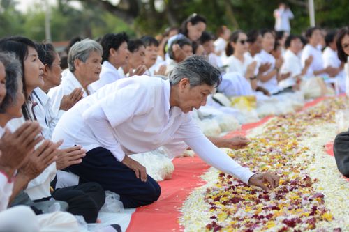 ภาพ No.33004:โครงการธรรมยาตรา เส้นทางพระผู้ปราบมาร ปีที่ 6 ณ อนุสรณ์สถานคลองบางนางแท่น