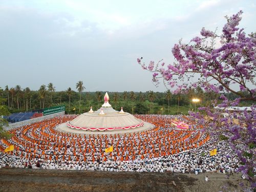 ภาพ No.32965:โครงการธรรมยาตรา เส้นทางพระผู้ปราบมาร ปีที่ 6 ณ อนุสรณ์สถานคลองบางนางแท่น