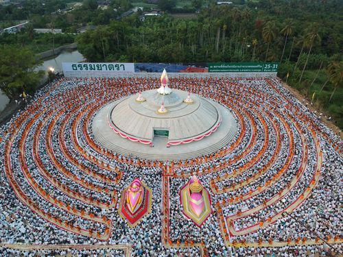 ภาพ No.32972:โครงการธรรมยาตรา เส้นทางพระผู้ปราบมาร ปีที่ 6 ณ อนุสรณ์สถานคลองบางนางแท่น