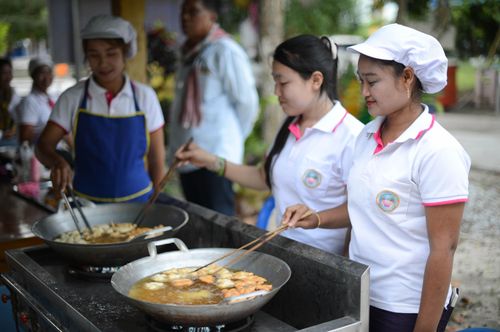 ภาพ No.30159:พิธีถวายสังฆทานแด่คณะสงฆ์ 323 วัด ใน 4 จังหวัดภาคใต้ ครั้งที่ 135