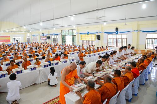 ภาพ No.30244:พิธีถวายสังฆทานแด่คณะสงฆ์ 323 วัด ใน 4 จังหวัดภาคใต้ ครั้งที่ 135