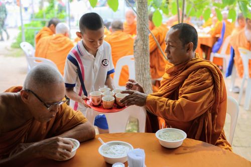 ภาพ No.30274:พิธีถวายสังฆทานแด่คณะสงฆ์ 323 วัด ใน 4 จังหวัดภาคใต้ ครั้งที่ 136