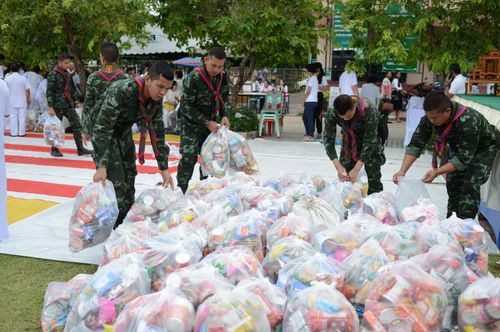 ภาพ No.30317:พิธีถวายสังฆทานแด่คณะสงฆ์ 323 วัด ใน 4 จังหวัดภาคใต้ ครั้งที่ 136