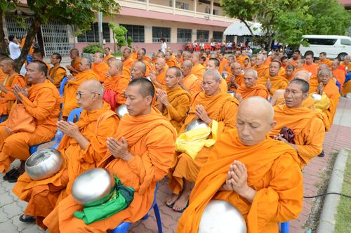 ภาพ No.30328:พิธีถวายสังฆทานแด่คณะสงฆ์ 323 วัด ใน 4 จังหวัดภาคใต้ ครั้งที่ 136