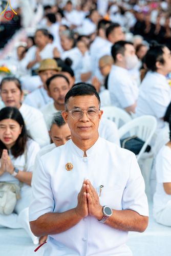 ภาพ No.311269:วันเสาร์ที่ 28 กุมภาพันธ์ พ.ศ. 2569 พิธีตักบาตรพระมหากุศล 11,250 รูป เฉลิมฉลอง 1,250 ปีศรีธรรมราชเจดีย์ สู่มรดกโลก ณ ถนนราชดำเนิน บริเวณหน้าวัดพระมหาธาตุวรมหาวิหาร อ.เมือง จ.นครศรีธรรมราช