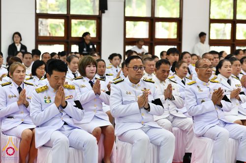 ภาพ No.344228:วันที่ 12 สิงหาคม พ.ศ. 2569  พสกนิกรชาวอำเภอคลองหลวง พร้อมใจร่วมพิธีสวดพระพุทธมนต์และทำบุญตักบาตรถวายพระราชกุศล เนื่องในวันคล้ายวันพระราชสมภพ สมเด็จพระบรมราชชนนีพันปีหลวง และวันแม่แห่งชาติ 12 สิงหาคม 2569