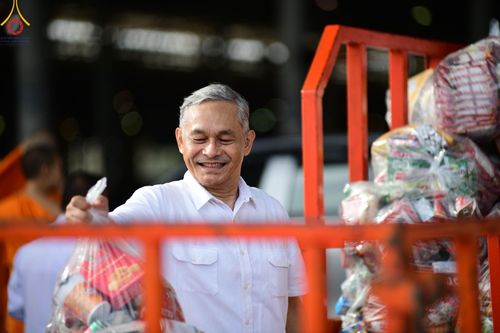 ภาพ No.150547:V.44 เพื่อพ่อ ภาพเตรียมงาน ปฎิบัติงาน ของเจ้าหน้าที่ อาสาสมัคร ทุกสถานะ เพื่อความสำเร็จ ในงานวันธรรมชัย วันอังคารที่ 27 สิงหาคม พ.ศ. 2567