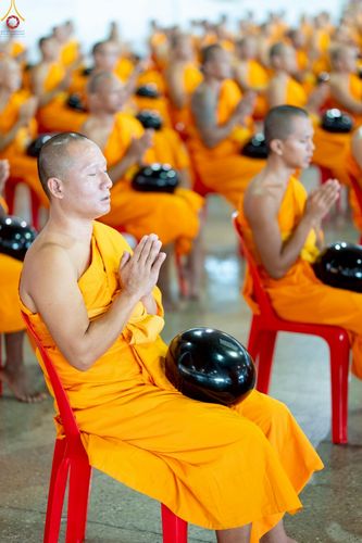 ภาพ No.227835:วันอาทิตย์ที่ 1 มิถุนายน พ.ศ. 2568 พิธีตักบาตร , พิธีบูชาข้าวพระ ณ วัดพระธรรมกาย จ.ปทุมธานี