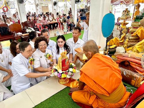 ภาพ No.171411:พิธีทอดกฐิน ณ วัดหัวหิน จ.กาญจนบุรี ในโครงการกฐินสามัคคีทั่วไทย 30,000 วัด บูชาธรรม 80 ปี หลวงพ่อธัมมชโย โดยคณะศิษยานุศิษย์วัดพระธรรมกาย วันที่ 27 ตุลาคม พ.ศ. 2567