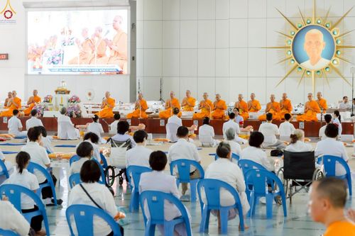 ภาพ No.226877:วันเสาร์ที่ 31 พฤษภาคม พ.ศ. 2568 พิธีถวายภัตตาหารเมนูสวรรค์ "เพื่อการบรรลุธรรม" ณ หอฉันคุณยายอาจารย์ วัดพระธรรมกาย