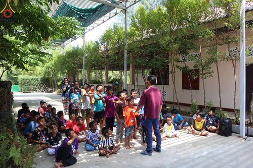 ภาพ No.61788:โครงการบรรพชาสามเณร เพื่อฟื้นฟูพระพุทธศาสนาทั่วไทย ณ ศูนย์อบรมที่พักสงฆ์บ้านร่มเย็น จ.นราธิวาส วันที่ 1 เมษายน พ.ศ. 2567