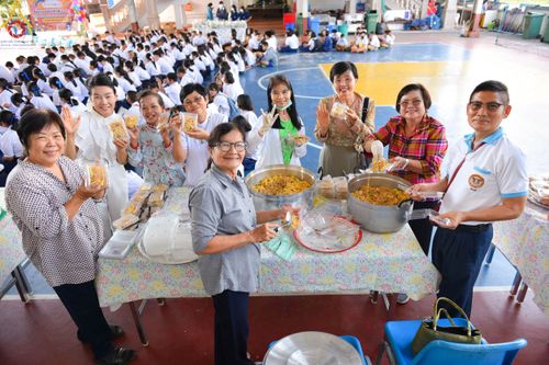 ภาพ No.103936:วันรวมพลังเด็กดี V-star ผู้นำฟื้นฟูศีลธรรมโลก จังหวัดจันทบุรี วันพุธที่ 13 ธันวาคม พ.ศ. 2566 ณ โรงเรียนศรียานุสรณ์จังหวัดจันทบุรี