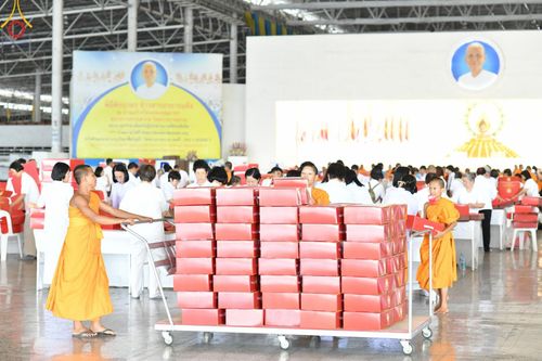 ภาพ No.210839:วันที่ 15 มีนาคม พ.ศ. 2568  บุญบรรจุกล่องไทยธรรม เพื่อถวายแด่พระสังฆาธิการ 40,000 กว่าวัดทั่วไทย ในวันคุ้มครองโลก 22 เมษายน พ.ศ. 2568