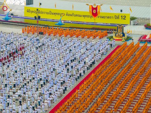 ภาพ No.121939:พิธีจุดประทีปถวายเป็นพุทธบูชา และบูชาธรรมมหาปูชนียาจารย์ พระมงคลเทพมุนี(สด จนฺทสโร) ในโครงการธรรมยาตรา กตัญญูบูชา มหาปูชนียาจารย์ พระมงคลเทพมุนี(สด จนฺทสโร) พระผู้ปราบมาร อนุสรณ์สถาน 7 แห่ง ปีที่ 12 วันที่ 31 มกราคม พ.ศ. 2567 ณ วัดพระธรรมกาย จ.ปทุมธานี