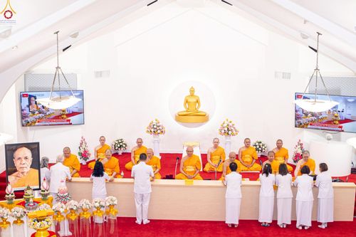 ภาพ No.252007:วันที่ 9 ตุลาคม พ.ศ. 2568 วัดพระธรรมกายซีลีคอนวัลเลย์ Dhammakaya Meditation Center Silicon Vally  เมืองมอแกนฮิลล์ รัฐเคลิฟอร์เนีย สหรัฐอเมริกา  ได้จัดงาน วันคล้ายวันเกิดด้วยรูปกายเนื้อ  พระมงคลเทพมุนี ครบ 141 ปี โดยมีกำหนดการช่วงเย็น พิธีมุทิตาสักการะพระ