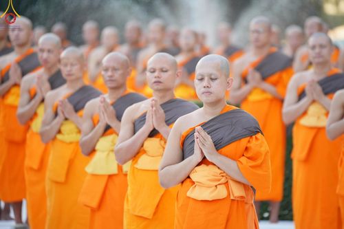 ภาพ No.186890:พระธรรมยาตราปฏิบัติธรรม และถ่ายภาพหมู่ประวัติศาสตร์ ปีที่ 13 ณ ลานทิศตะวันออก มหาวิหารพระมงคลเทพมุนี วัดพระธรรมกาย จ.ปทุมธานี วันเสาร์ที่ 28 ธันวาคม พ.ศ. 2567