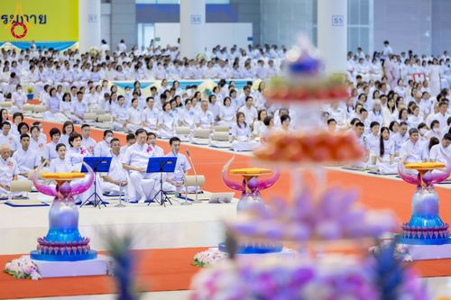 ภาพ No.277106:วันอาทิตย์ที่ 7 ธันวาคม พ.ศ. 2568 พิธีบูชาข้าวพระ ณ สภาธรรมกายสากล วัดพระธรรมกาย