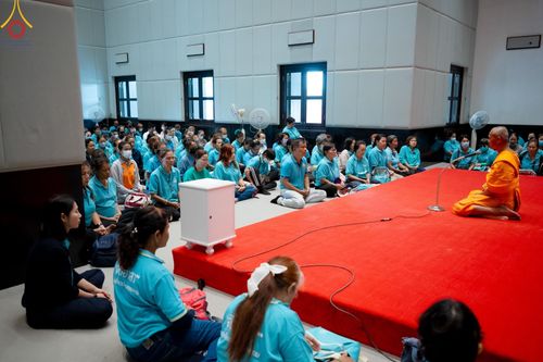 ภาพ No.145921:ชมรมจิตอาสาอนุรักษ์สิ่งแวดล้อม รับบุญทำความสะอาดบริเวณโบสถ์พระไตรปิฎก วัดพระธรรมกาย จ.ปทุมธานี วันที่ 25 กรกฎาคม พ.ศ. 2567