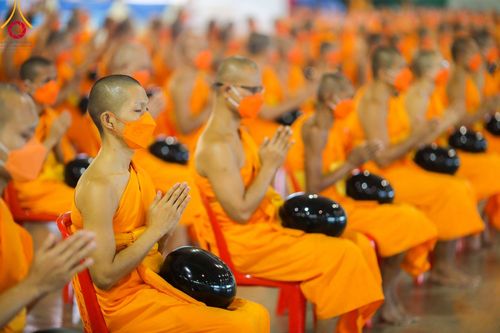 ภาพ No.99610:พิธีตักบาตรวันอาทิตย์ต้นเดือน ณ สภาธรรมกายสากล วัดพระธรรมกาย จ.ปทุมธานี วันอาทิตย์ที่ 3 ธันวาคม พ.ศ. 2566