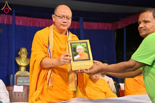 ภาพ No.179382:พิธีทอดกฐินสมทบ ณ วัดสันตินิเกตัน (Santiniketan Temple) เมืองกัลกัตตา ประเทศอินเดีย วันที่ 9 พฤศจิกายน พ.ศ. 2567 เพื่อสร้างโรงพยาบาลสำหรับชุมชน Santiniketan Ambedga Buddhist welfare mission