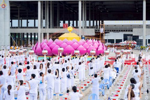 ภาพ No.252868:วันที่ 10 ตุลาคม พ.ศ. 2568 พิธีปลูกต้นทรัพย์บานชื่น ณ ลานธรรม วัดพระธรรมกาย