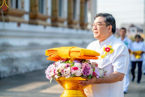 ภาพ No.189687:พิธีทอดผ้าป่าทำนุบำรุงศาสนสถาน ในโครงการธรรมยาตรา กตัญญูบูชา มหาปูชนียาจารย์ พระมงคลเทพมุนี(สด จนฺทสโร) พระผู้ปราบมาร อนุสรณ์สถาน 7 แห่ง ปีที่ 13 ณ วัดใหม่พิบูลย์ผล ต.บางเลน อ.สองพี่น้อง จ.สุพรรณบุรี วันที่ 5 มกราคม พ.ศ. 2568