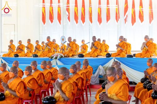 ภาพ No.133787:พิธีตักบาตร ข้าวสารอาหารแห้ง ณ บ้านแก้วเรือนทองคุณยายฯ สภาธรรมกายสากล วัดพระธรรมกาย วันอาทิตย์ต้นเดือนที่ 7 เมษายน พ.ศ. 2567