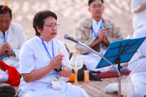 ภาพ No.130587:พิธีจุดโคมประทีปถวายเป็นพุทธบูชา ในโครงการบรรพชา 1,250 รูป ณ มหาวิหารมายาเทวี แดนประสูติ สวนลุมพินี ประเทศเนปาล วันที่ 9 มีนาคม พ.ศ. 2567