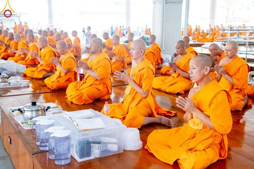 ภาพ No.213452:วันเสาร์ที่ 29 มีนาคม พ.ศ. 2568 พิธีถวายภัตตาหารเมนูสวรรค์ "เพื่อการบรรลุธรรม" ณ หอฉันคุณยายอาจารย์ฯ วัดพระธรรมกาย