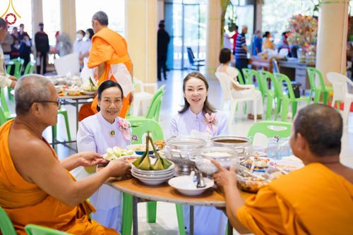 ภาพ No.95350:พิธีทอดกฐินสามัคคีทั่วไทย 5,000 วัด ณ วัดสระกระโจม จ.สุพรรณบุรี วันที่ 18 พฤศจิกายน พ.ศ. 2566