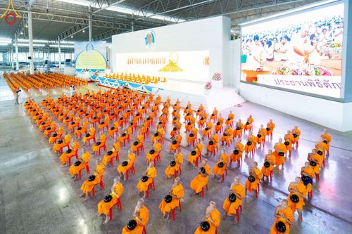 ภาพ No.137133:พิธีตักบาตร และปฏิบัติธรรม ในวันวิสาขบูชา วันพุธที่ 22 พฤษภาคม พ.ศ. 2567 ( วันพระขึ้น15 ค่ำ เดือน 6 ) ณ วัดพระธรรมกาย จ.ปทุมธานี